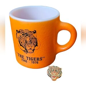 Vintage - Orange Tiger Mug & Tiger Pin 'The Tigers' 'Class of 1946' Lot of 2.​​